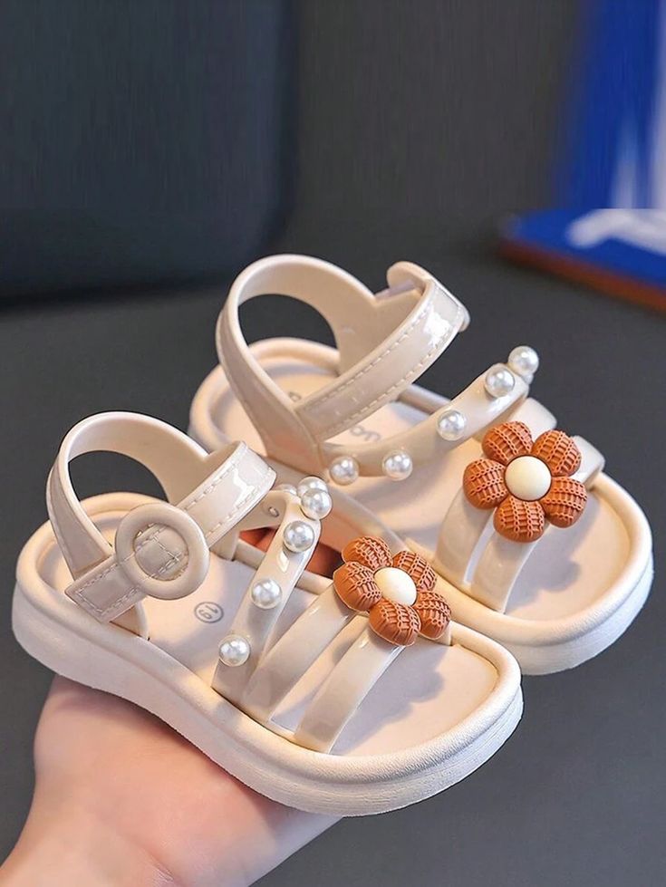 Chinese Kids Shoe